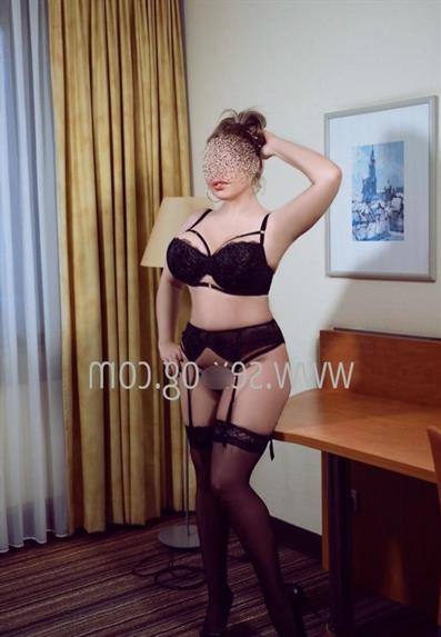 Klevina, escort in Papakura id701